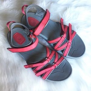 💗Teva💗 Tierra Pink and Grey Sandal Size 10